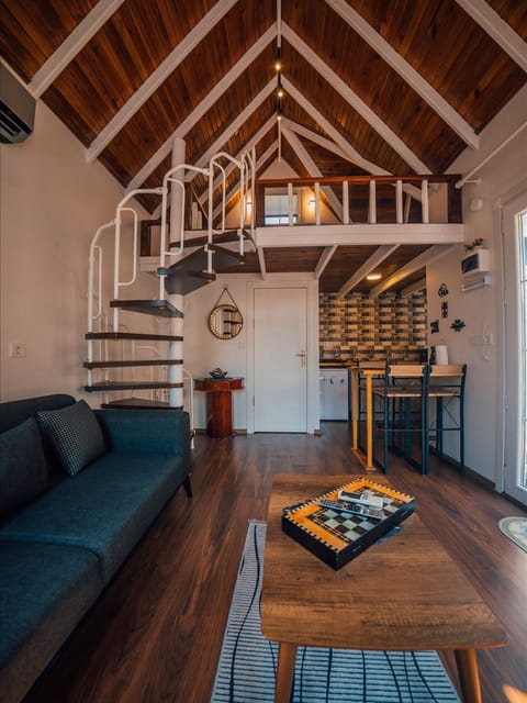 listing card gallery