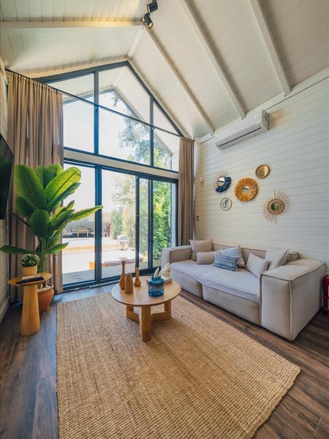 listing card gallery